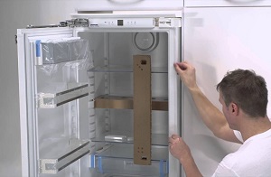 Установка встраиваемого холодильника в Ревде